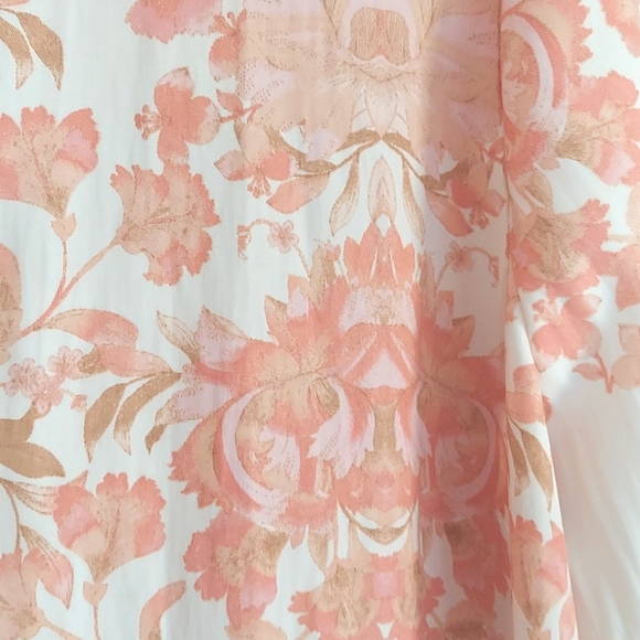 Rose & Olive Top, Sz XL, Buttondown, Long Sleeves, Peach Floral Pattern on Cream - Picture 4 of 7